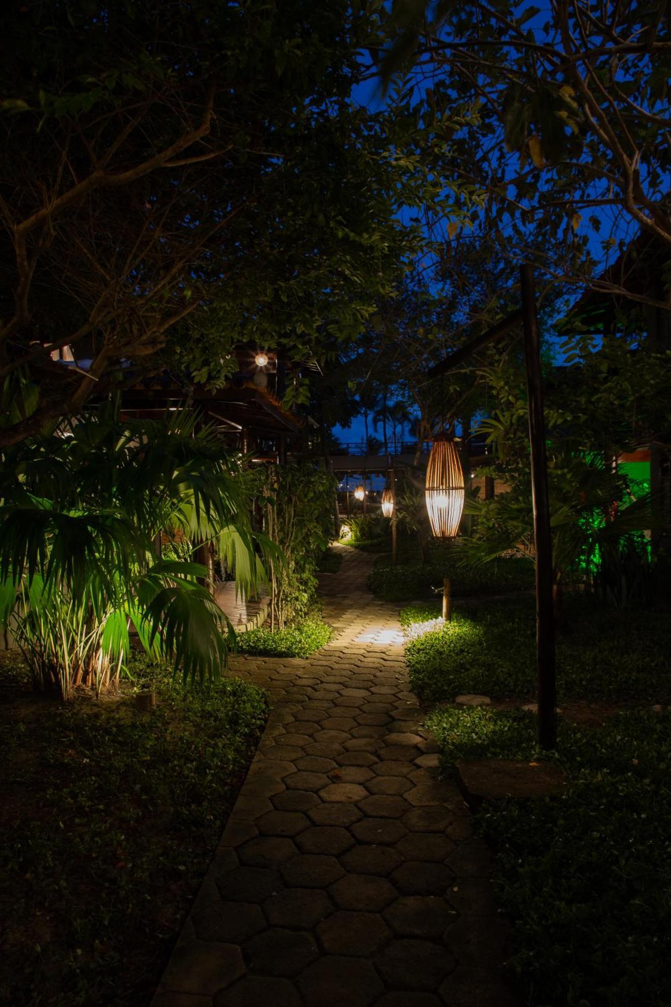 Pousada Villa Zena - Frente Ao Mar - Pe Na Areia Порту-Сегуру Экстерьер фото